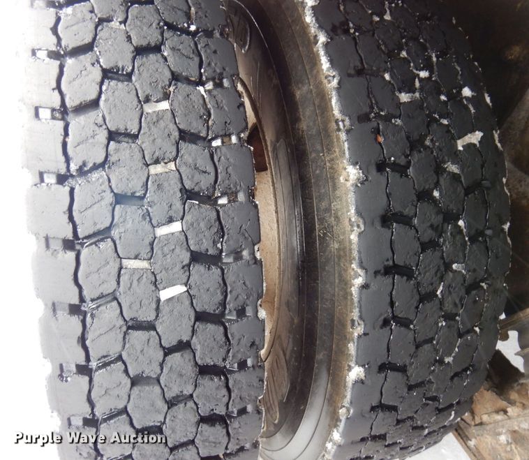 image for item AF9337 2002 Sterling LT9500  dump truck