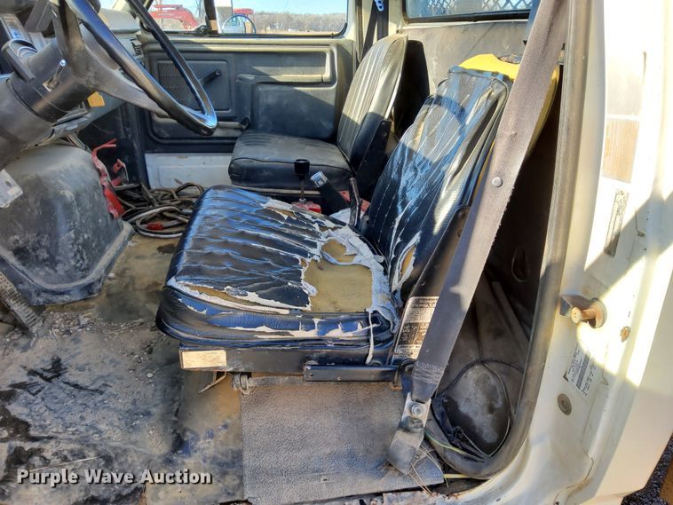 image for item DL2287 1990 Ford F800  dump flatbed pickup truck