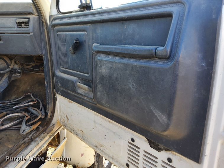 image for item DL2287 1990 Ford F800  dump flatbed pickup truck