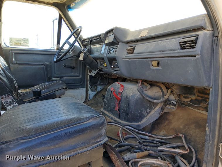 image for item DL2287 1990 Ford F800  dump flatbed pickup truck