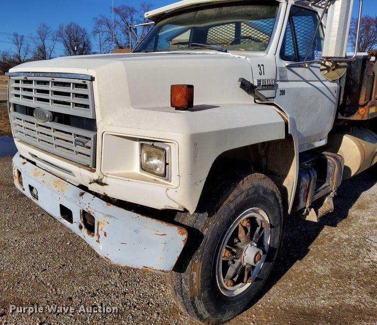 image for item DL2287 1990 Ford F800  dump flatbed pickup truck
