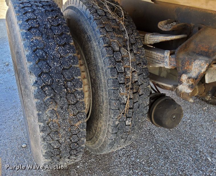 image for item DL2287 1990 Ford F800  dump flatbed pickup truck