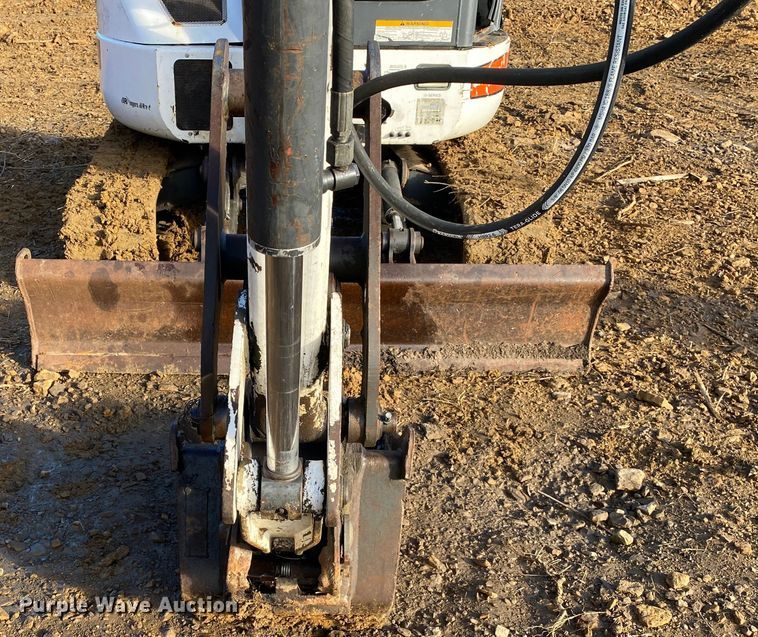 image for item DN8138 2005 Bobcat 430HAG  mini excavator