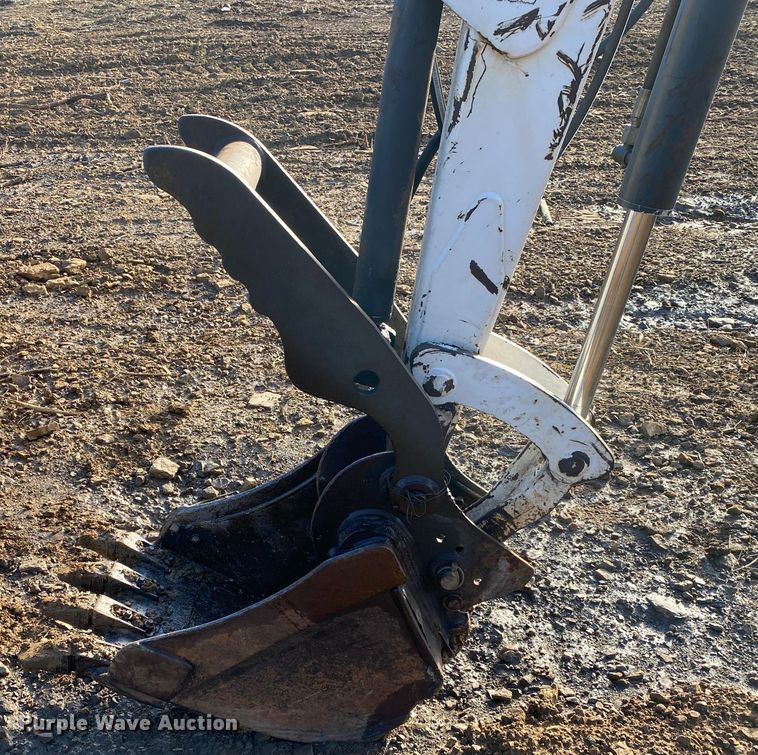 image for item DN8138 2005 Bobcat 430HAG  mini excavator