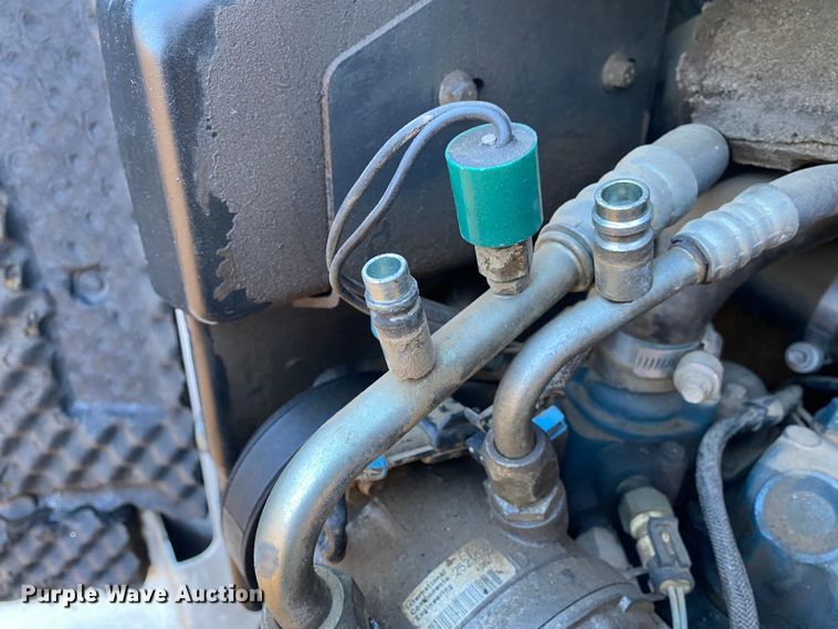 image for item DN8138 2005 Bobcat 430HAG  mini excavator