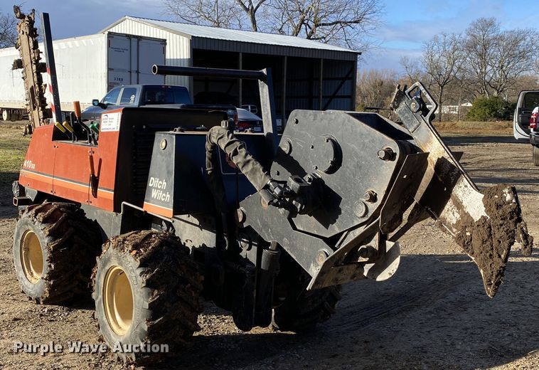 image for item DN8139 2002 Ditch Witch 410SX  trencher