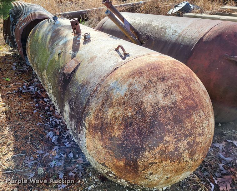 image for item DO3451 (2) propane tanks