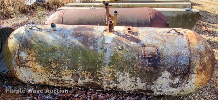 image for item DO3451 (2) propane tanks
