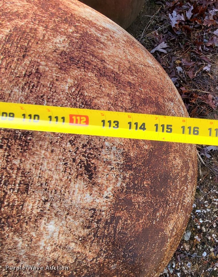 image for item DO3451 (2) propane tanks