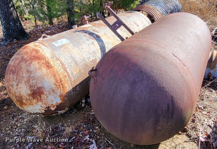 image for item DO3451 (2) propane tanks