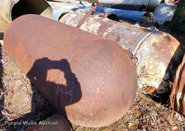image for item DO3451 (2) propane tanks