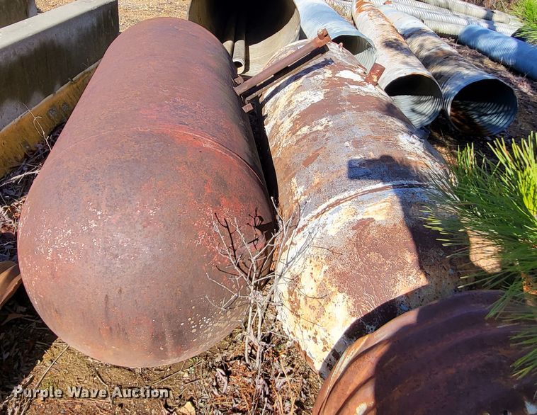 image for item DO3451 (2) propane tanks