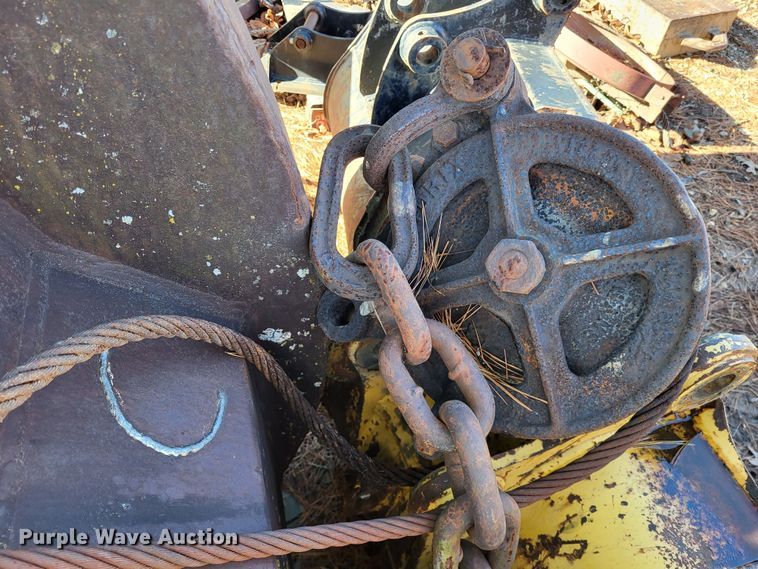 image for item DO3513 (2) crane attachments