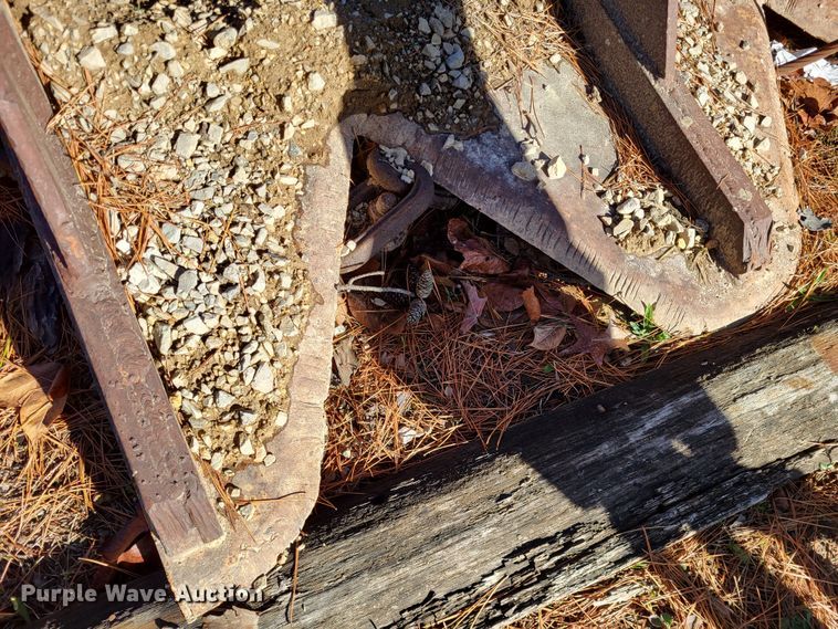 image for item DO3513 (2) crane attachments