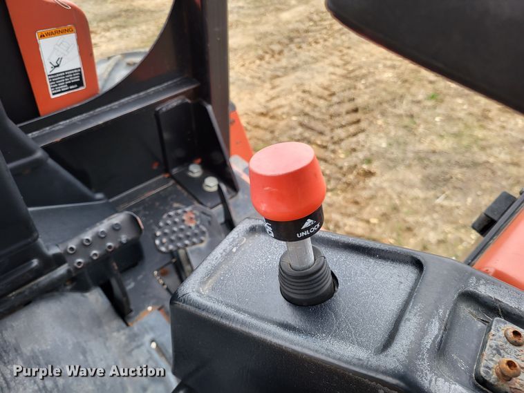 image for item DO3519 2006 Ditch Witch RT115  rock saw