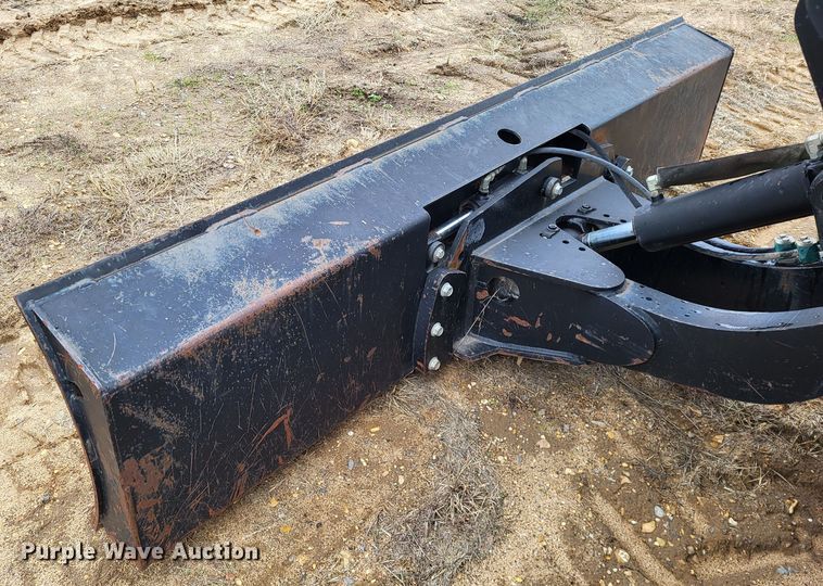 image for item DO3519 2006 Ditch Witch RT115  rock saw