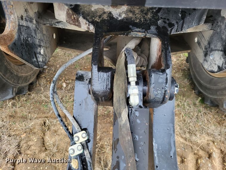 image for item DO3519 2006 Ditch Witch RT115  rock saw