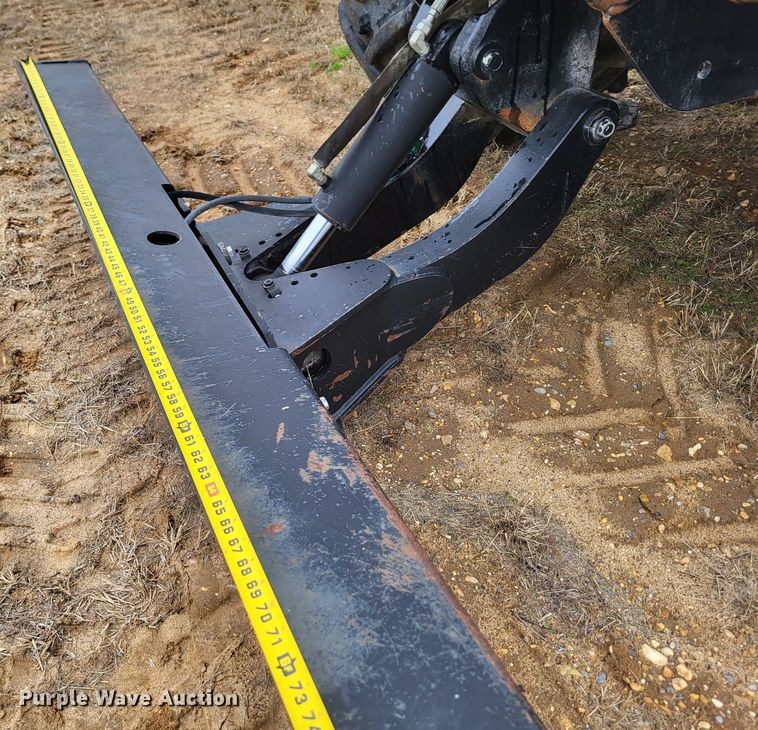 image for item DO3519 2006 Ditch Witch RT115  rock saw