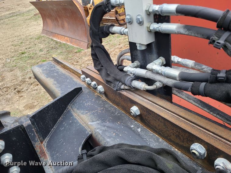 image for item DO3519 2006 Ditch Witch RT115  rock saw