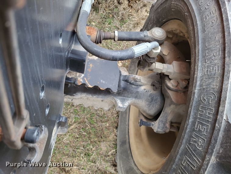 image for item DO3519 2006 Ditch Witch RT115  rock saw