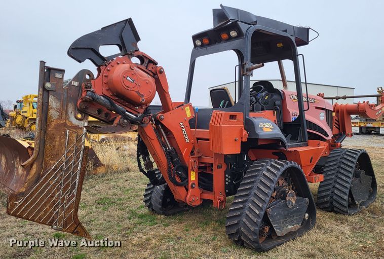 image for item DO3520 2015 Ditch Witch RT120 Quad  vibratory cable plow