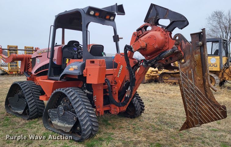 image for item DO3520 2015 Ditch Witch RT120 Quad  vibratory cable plow