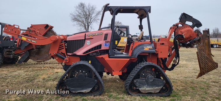 image for item DO3520 2015 Ditch Witch RT120 Quad  vibratory cable plow