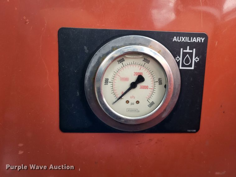 image for item DO3520 2015 Ditch Witch RT120 Quad  vibratory cable plow