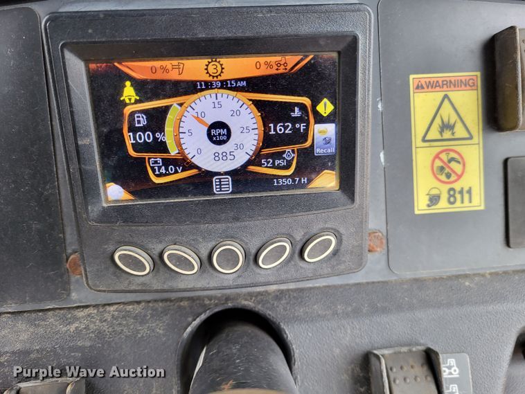 image for item DO3520 2015 Ditch Witch RT120 Quad  vibratory cable plow