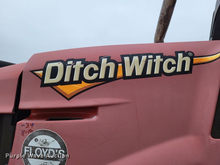 image for item DO3520 2015 Ditch Witch RT120 Quad  vibratory cable plow