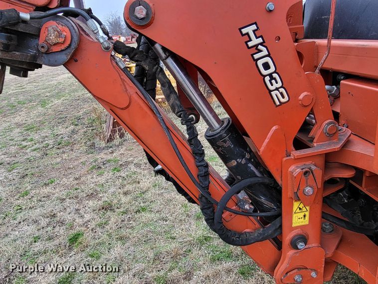 image for item DO3520 2015 Ditch Witch RT120 Quad  vibratory cable plow