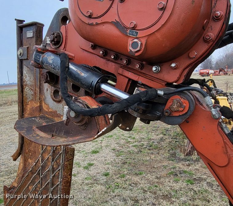 image for item DO3520 2015 Ditch Witch RT120 Quad  vibratory cable plow