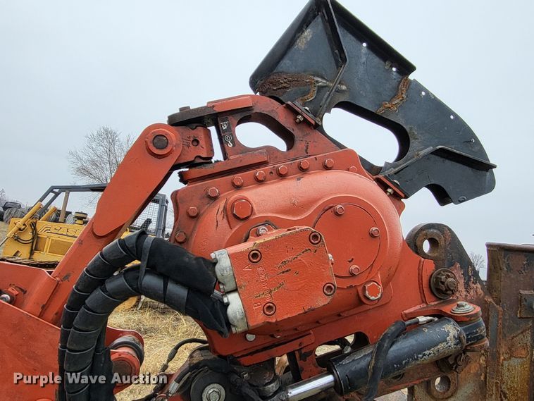 image for item DO3520 2015 Ditch Witch RT120 Quad  vibratory cable plow