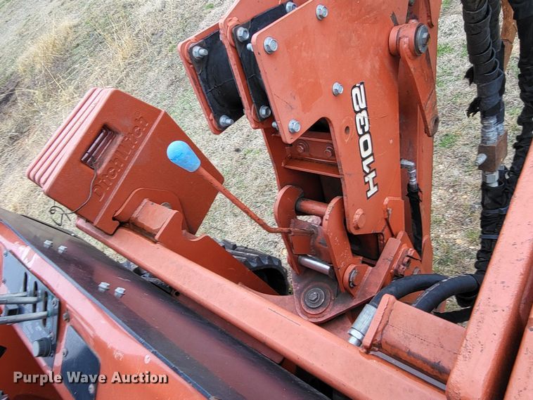 image for item DO3520 2015 Ditch Witch RT120 Quad  vibratory cable plow