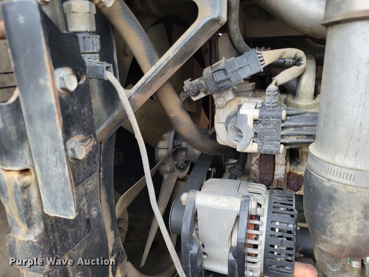 image for item DO3520 2015 Ditch Witch RT120 Quad  vibratory cable plow