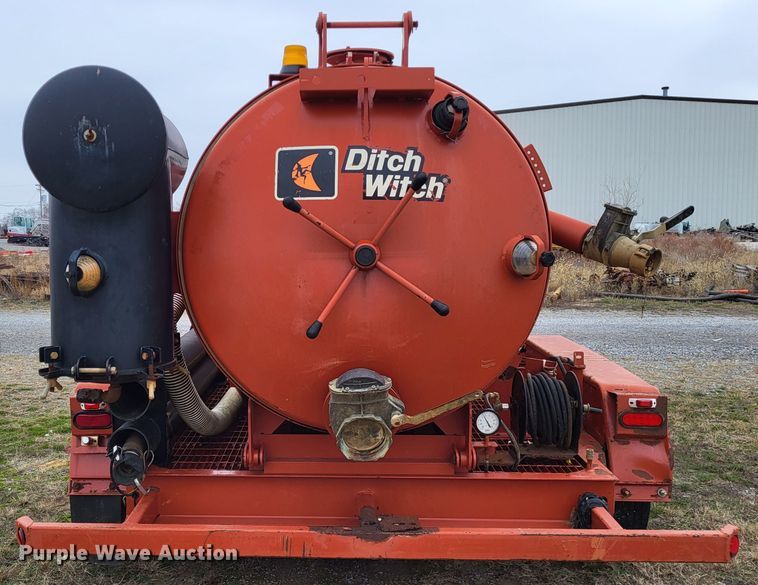 image for item DO3523 2011 Ditch Witch FX30  vacuum excavator
