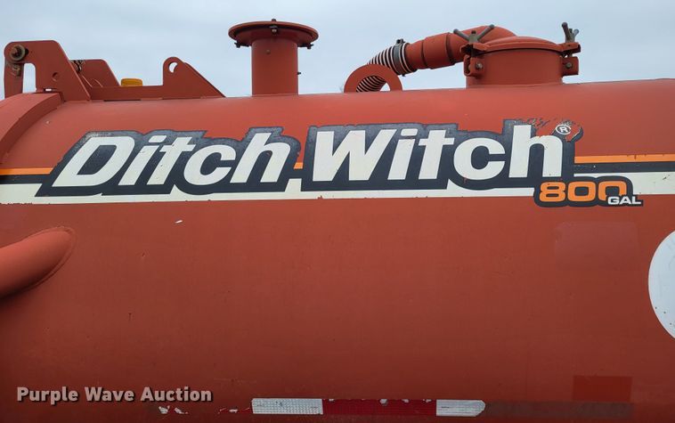 image for item DO3523 2011 Ditch Witch FX30  vacuum excavator