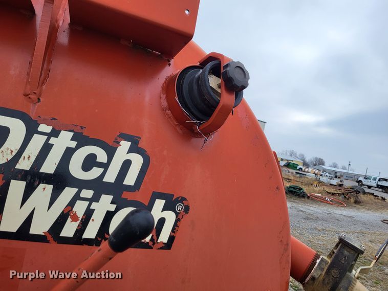 image for item DO3523 2011 Ditch Witch FX30  vacuum excavator