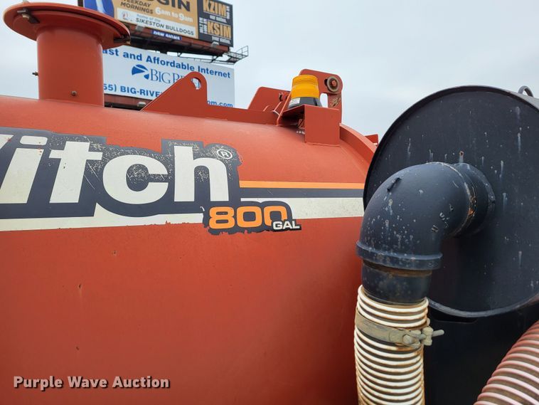 image for item DO3523 2011 Ditch Witch FX30  vacuum excavator