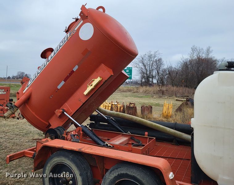 image for item DO3523 2011 Ditch Witch FX30  vacuum excavator