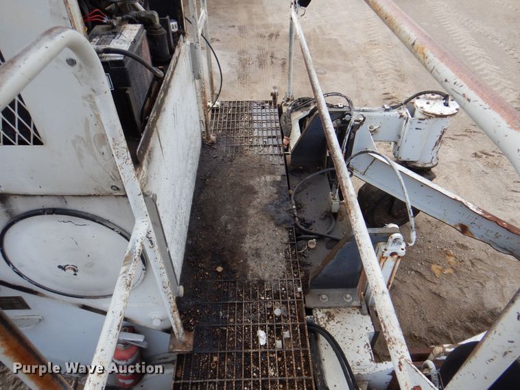 image for item DQ1875 Carlson WP-800  windrow elevator