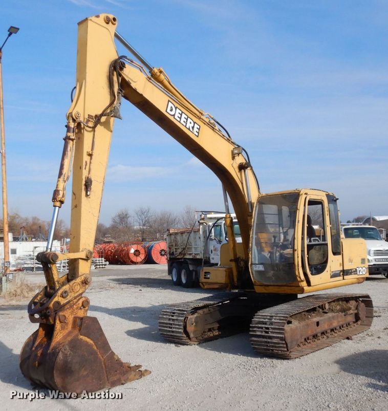 image for item DR8064 1997 John Deere 120  excavator