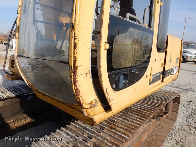 image for item DR8064 1997 John Deere 120  excavator