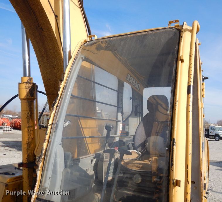 image for item DR8064 1997 John Deere 120  excavator