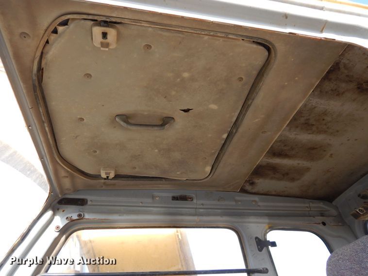 image for item DR8064 1997 John Deere 120  excavator