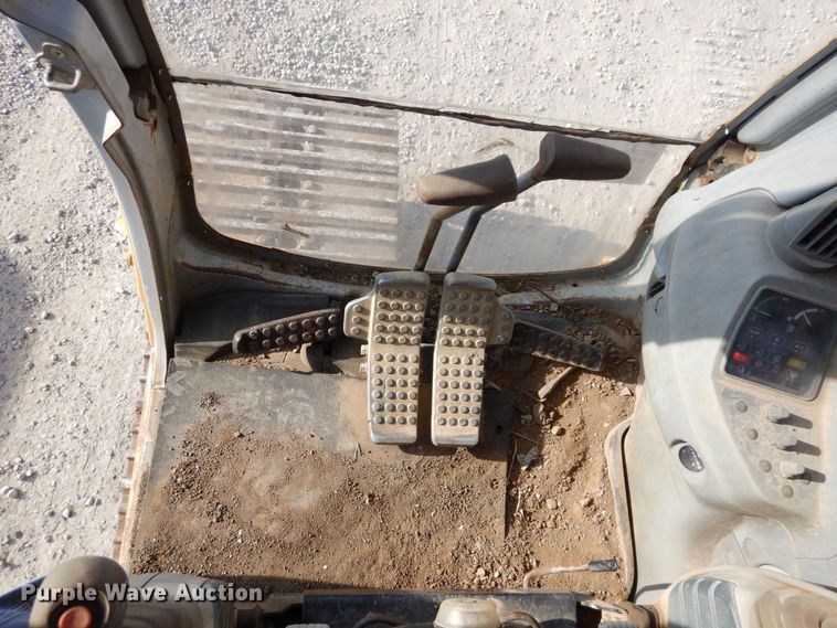 image for item DR8064 1997 John Deere 120  excavator