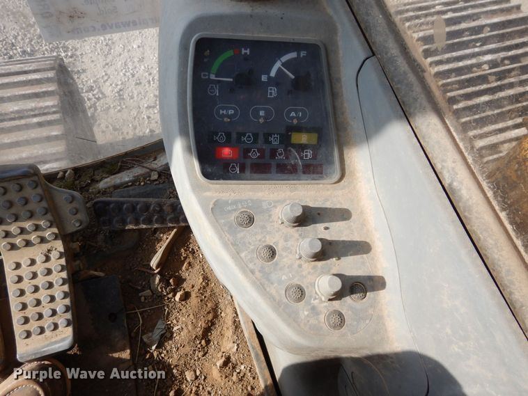 image for item DR8064 1997 John Deere 120  excavator