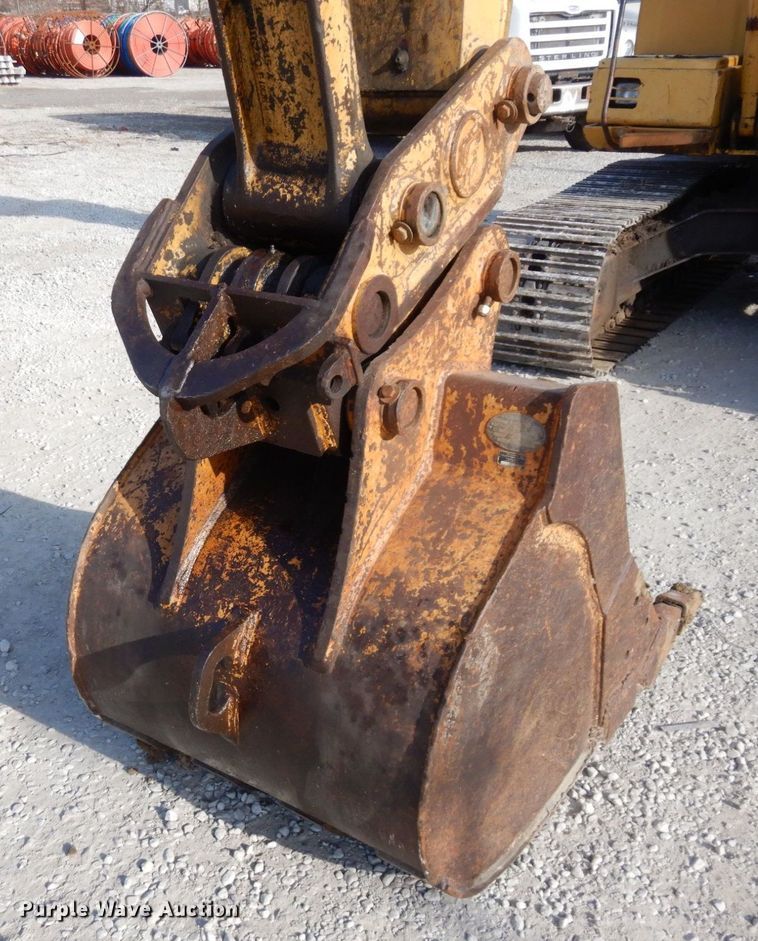 image for item DR8064 1997 John Deere 120  excavator