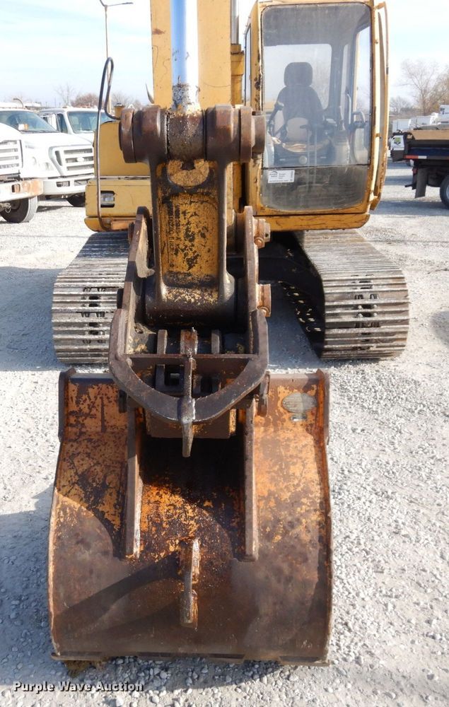 image for item DR8064 1997 John Deere 120  excavator