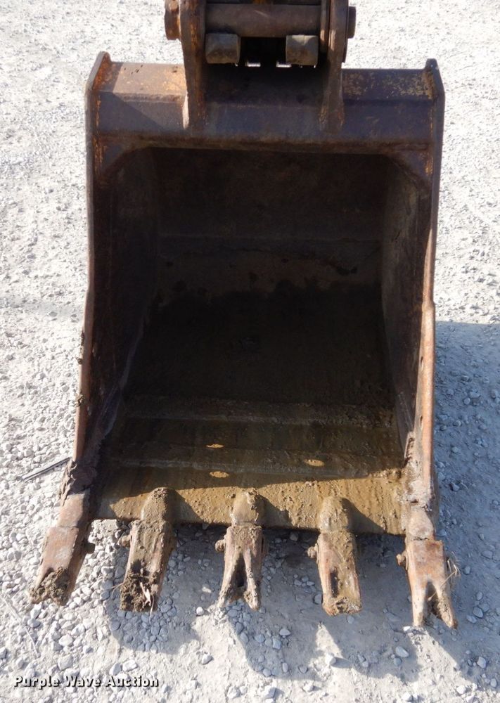 image for item DR8064 1997 John Deere 120  excavator